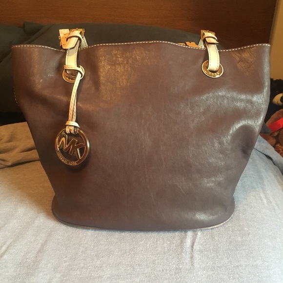 Michael Kors Handbags - Michael Kors tote